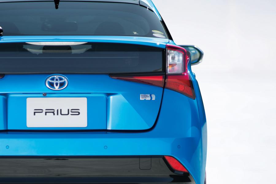 Детали экстерьера Toyota Prius 2018 года  (JP) (фото 8 из 16)
